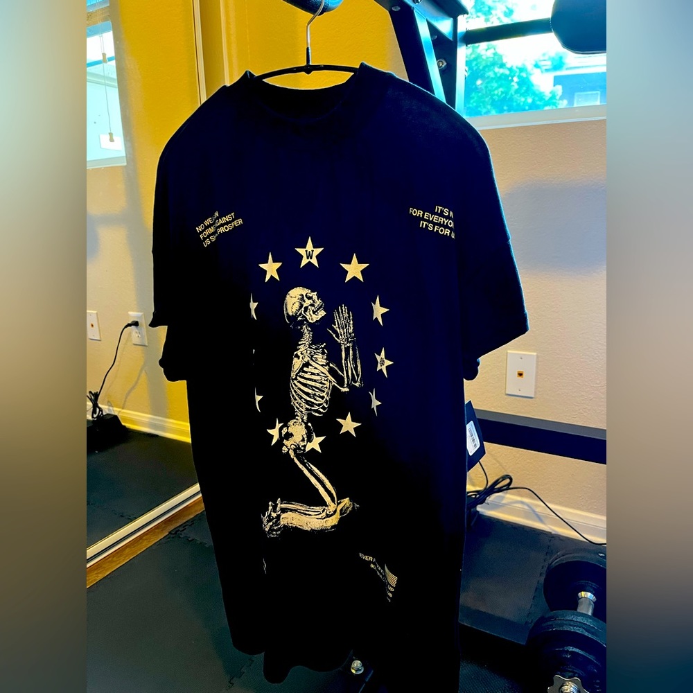 DARC SPORT- FEAR THOU NOT PREMIUM TEE IN WOLF BLACK